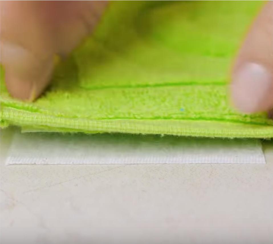 妹子洗澡时摔伤了，动手改造了防滑垫，家里人都夸她聪明