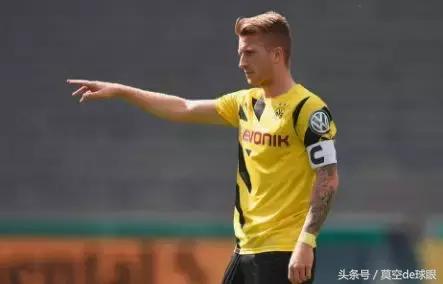 威斯特法布伦南看台罗伊斯,威斯特伦法罗伊斯