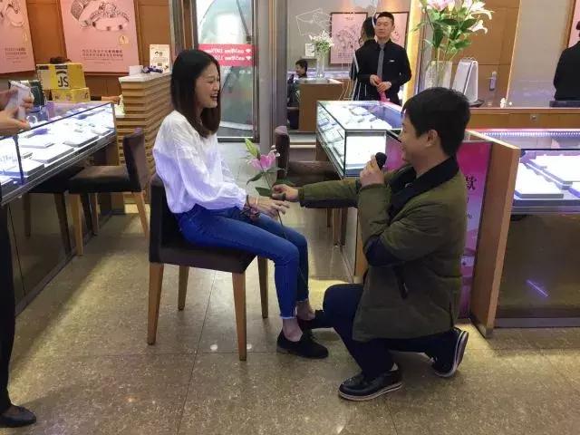 买戒指男朋友说没钱,买珠宝被骗他说不想要可以退货吗