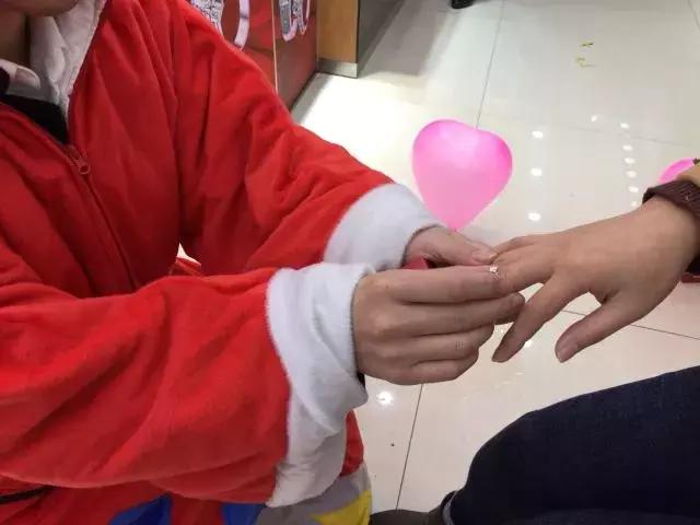 买戒指男朋友说没钱,买珠宝被骗他说不想要可以退货吗