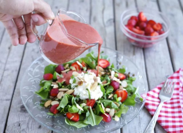 陈冠希吃的苹果,陈冠希吃的白草莓什么品种