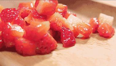 陈冠希吃的苹果,陈冠希吃的白草莓什么品种