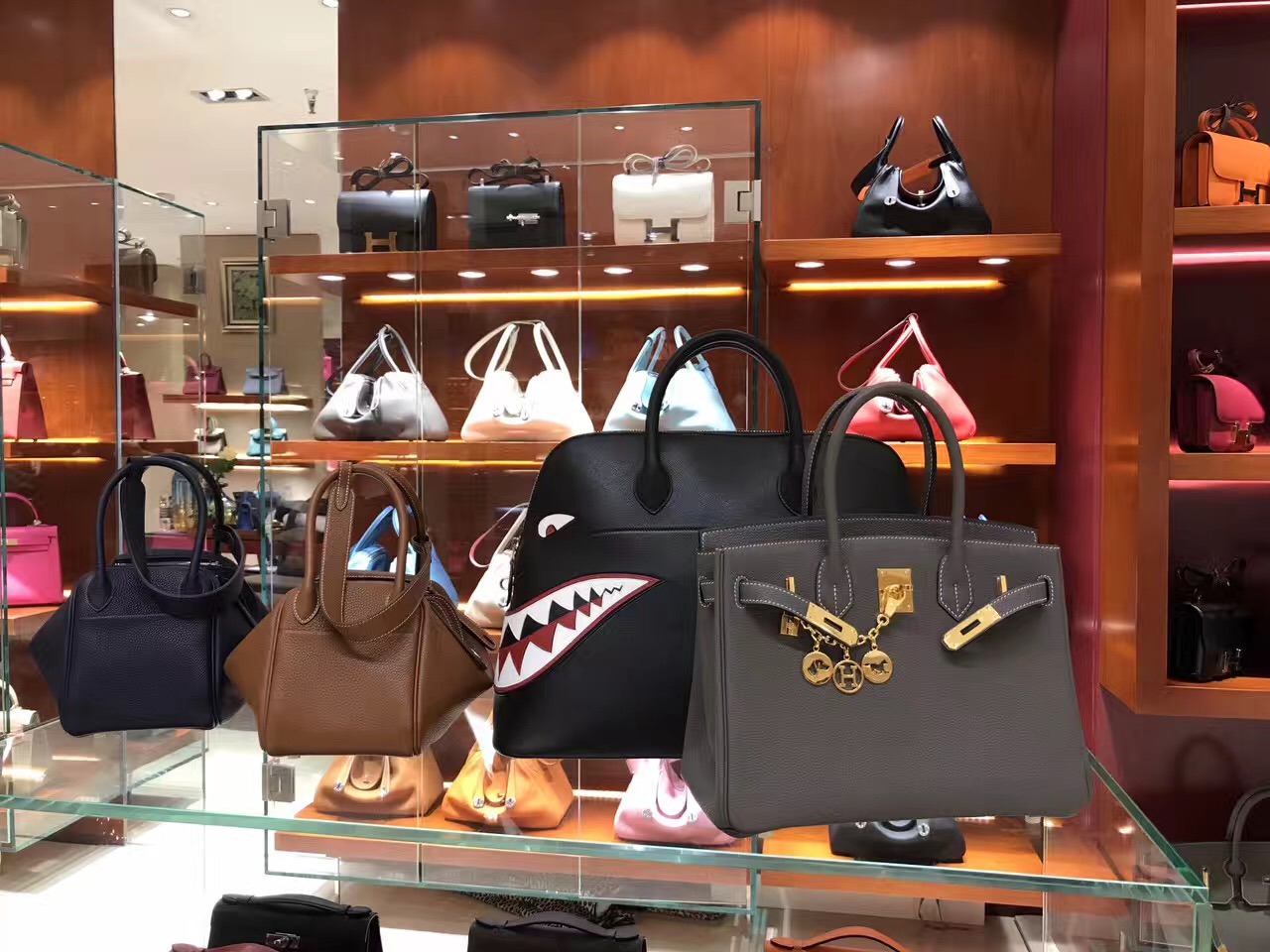 教你如何区分真假牛皮包包,包包怎么区分真皮还是假皮