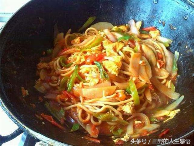 煮熟的剩面条怎么做好吃简单方法,剩面条的各种做法