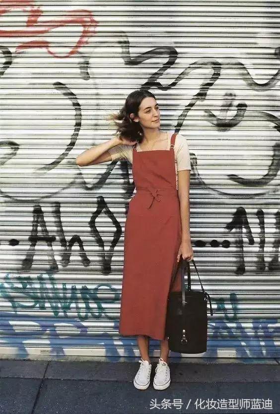 白t恤穿法搭配,t恤的30种穿法高级又时髦