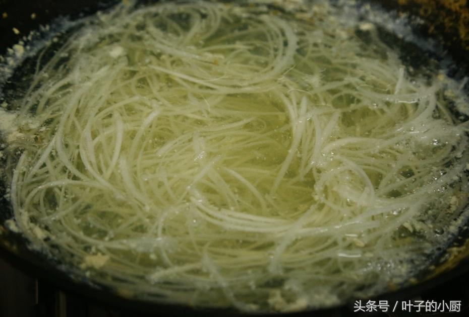 肚子疼、肚子胀，食疗偏方：巧做白萝卜，几块钱就搞定！