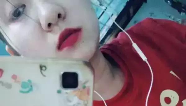 美妆哪些大牌好用不贵,blingbling平价口红