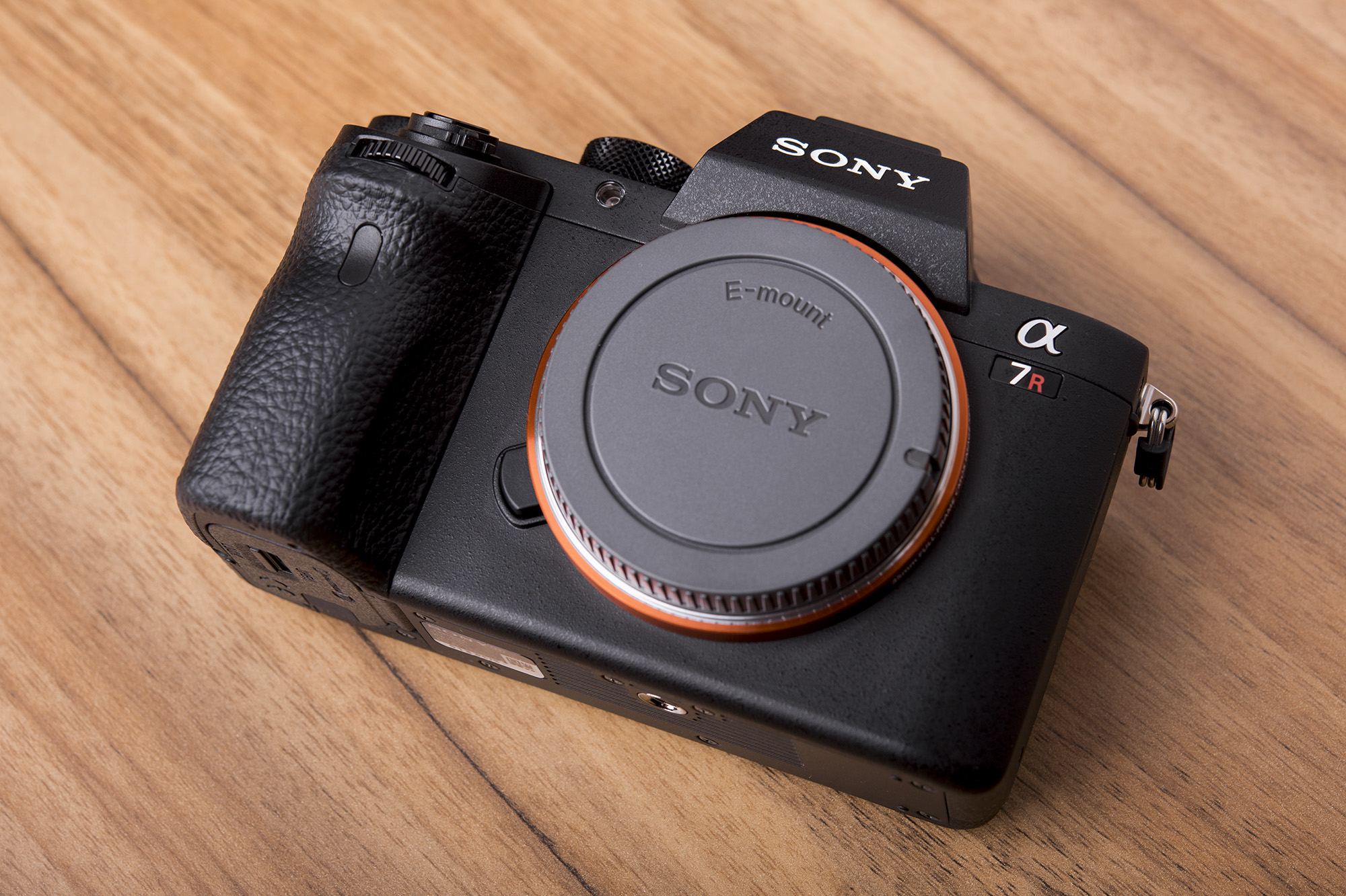 尼康d810换a7r2 (尼康d810与索尼a7r2对比)