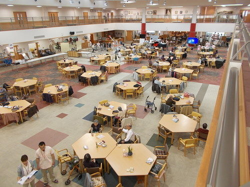 日本最牛养老院：发行“货币”办*场赌**，老人能自己赚钱生活太幸福