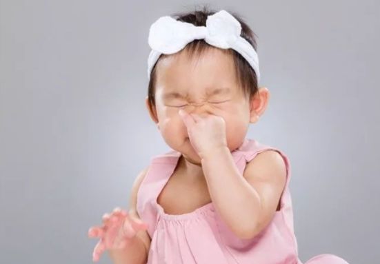 鼻塞流涕打喷嚏属于什么类型感冒,流鼻涕打喷嚏鼻塞出汗是什么感冒