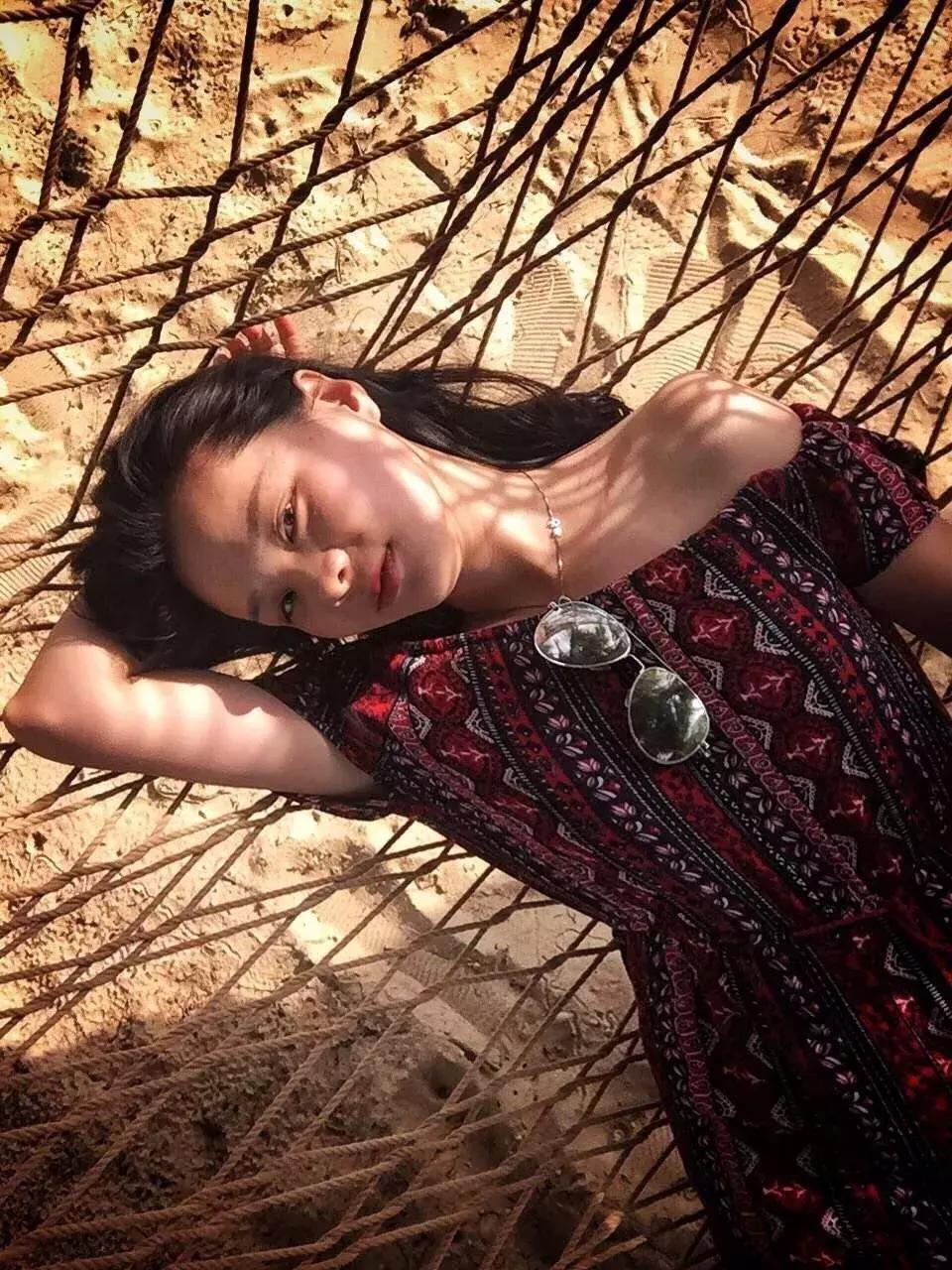 帕劳岛自由潜水 (帕劳潜水视频观看鱼群风暴)