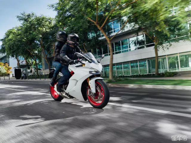 杜卡迪鸰速950最新落地价,杜卡迪939鸰速和阿普利亚rs660