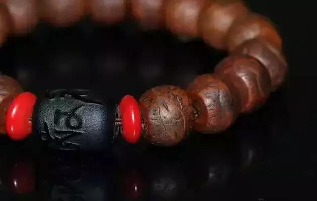 男士戴多大尺寸的手串,男士本命年戴什么手串