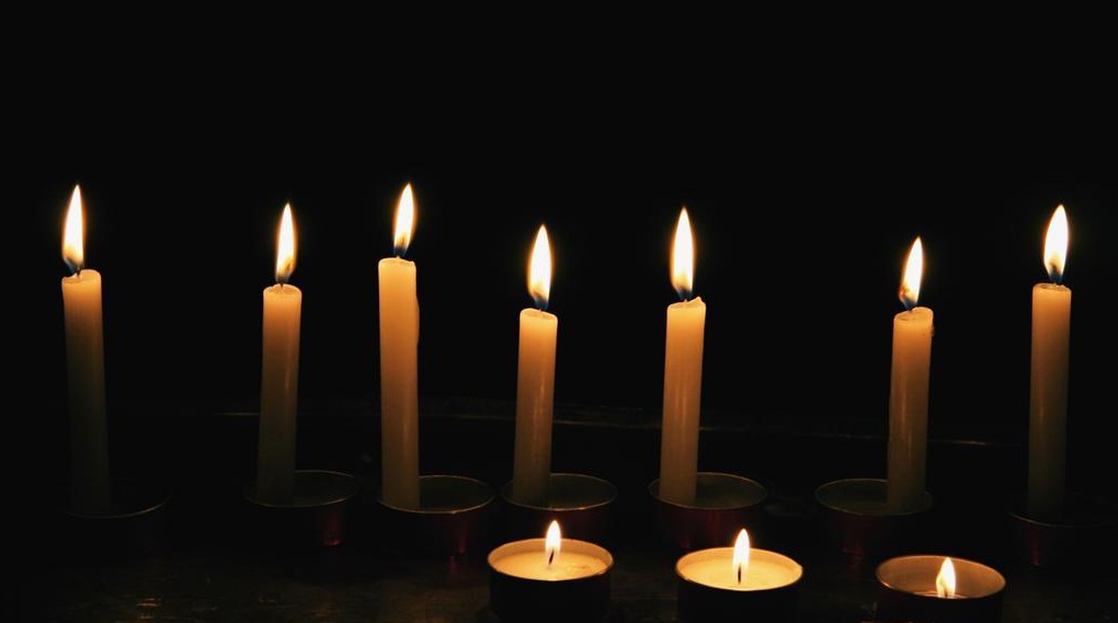 洋葱切块放柜子里可以去甲醛吗,洋葱切碎放在房间里能治甲醛吗