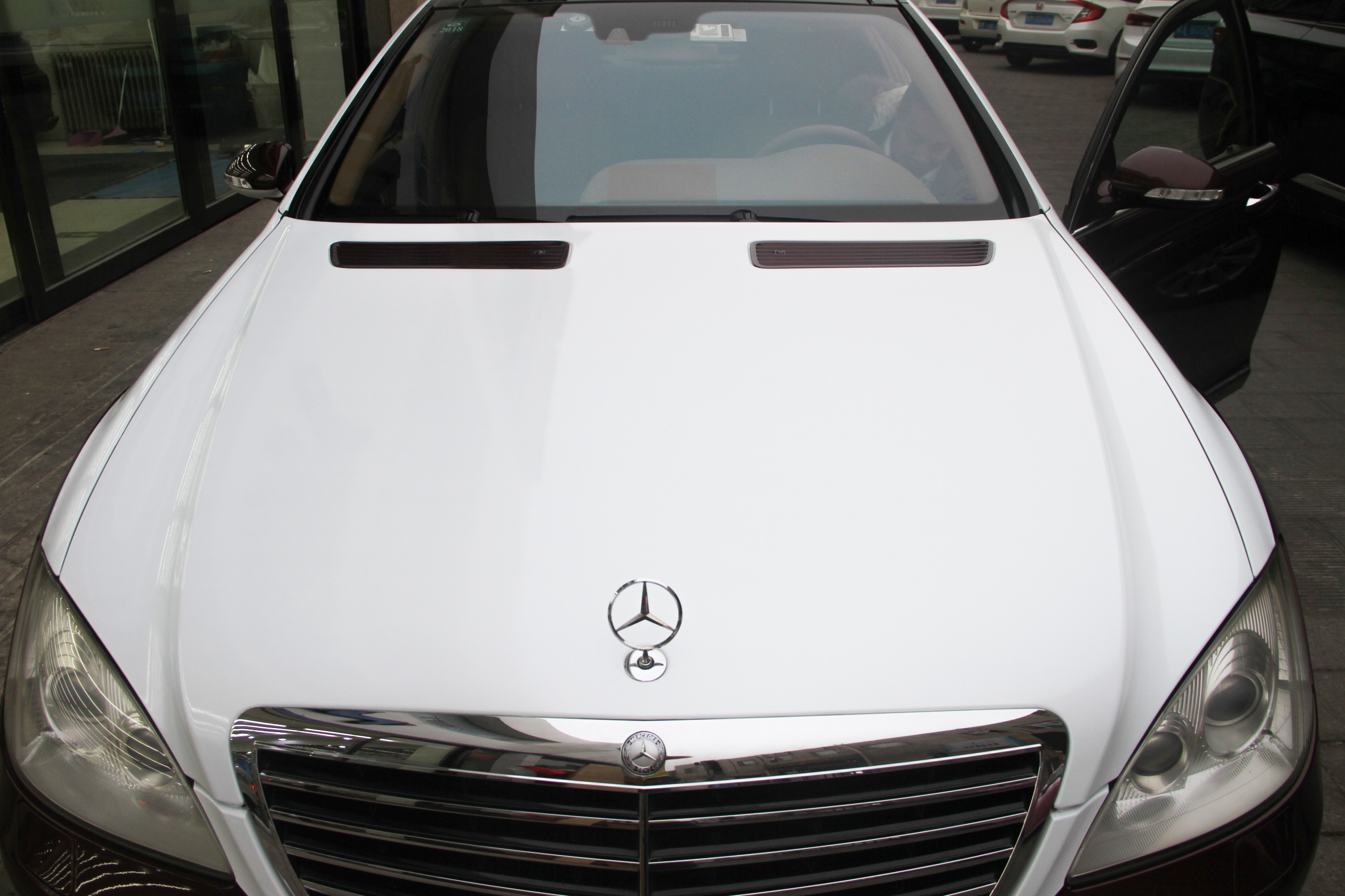 把豪车开上大街是什么体验,一辆汽车开十年以上是什么感觉