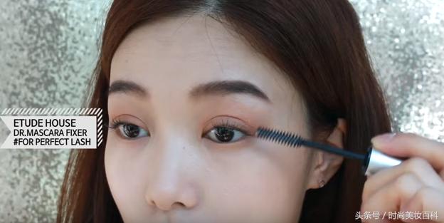 充满复古风格的橘色妆容,日常改良版的小复古风妆容