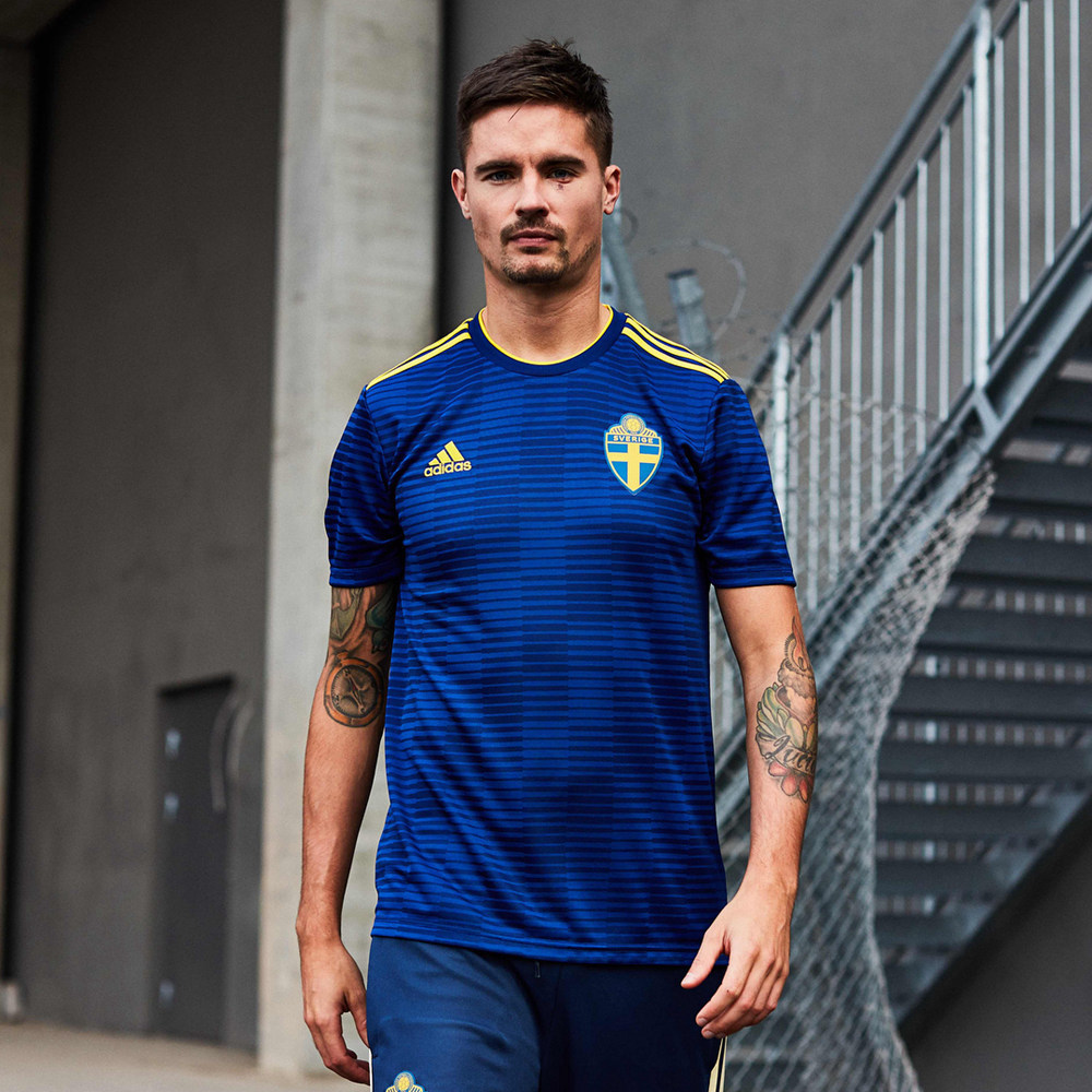 复古范儿+潮流范儿！这样的阿迪达斯世界杯球衣你还不满意？