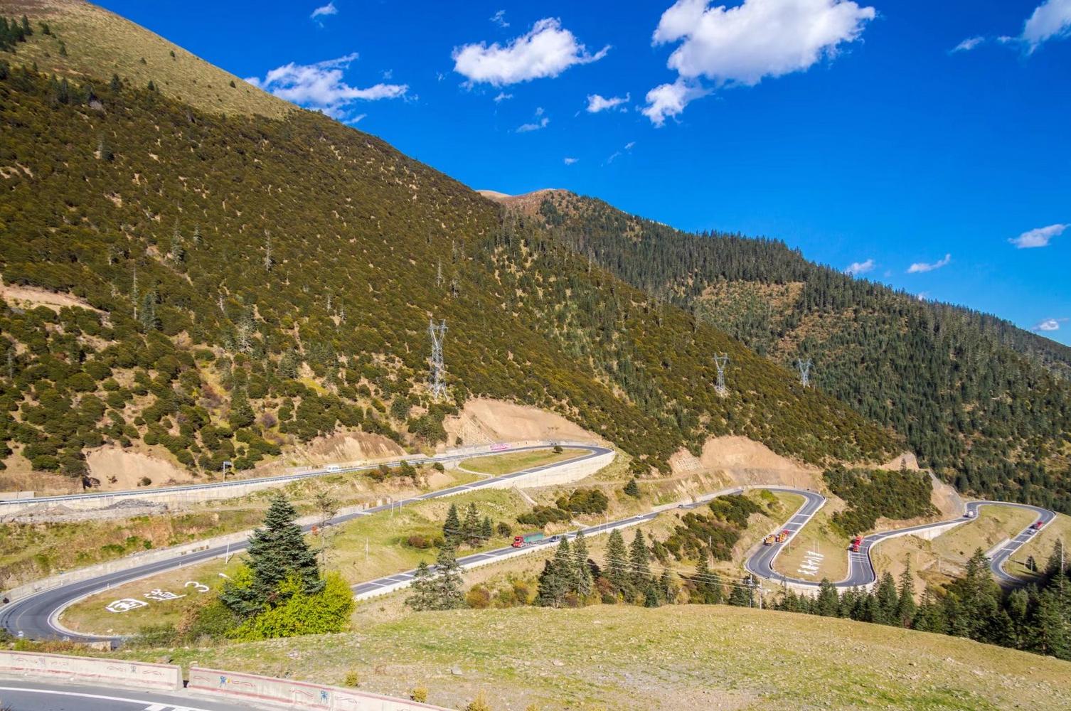 去日本旅游看到的一部车,自驾藏西