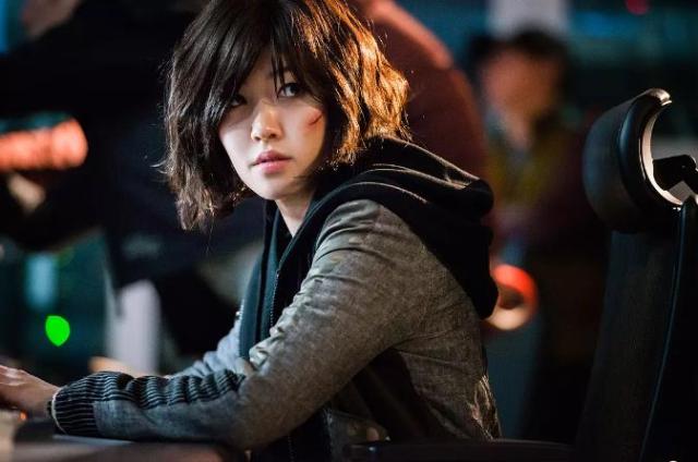 开场15分钟,两个大反转,网友:韩国导演太调皮