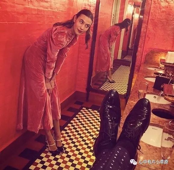 什么是丝绒面料的衣服,丝绒面料的衣服怎么样