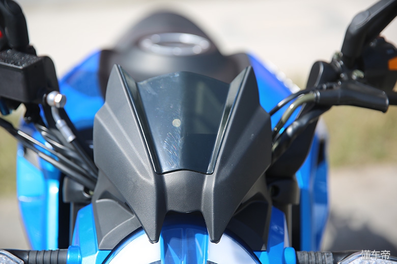 新感觉双缸250百公里加速,加速2秒左右的摩托车