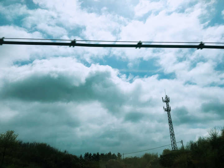 愿你眼里充满阳光笑里全是坦荡,愿你眼里装着太阳