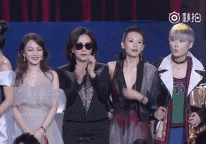 爱皮草爱蹭照、做微商搞代言，揭秘时尚芭莎女王——苏芒