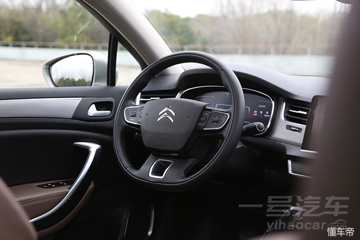 2017款雪铁龙c5自动豪华版试驾,2017雪铁龙天逸c5时尚型试驾