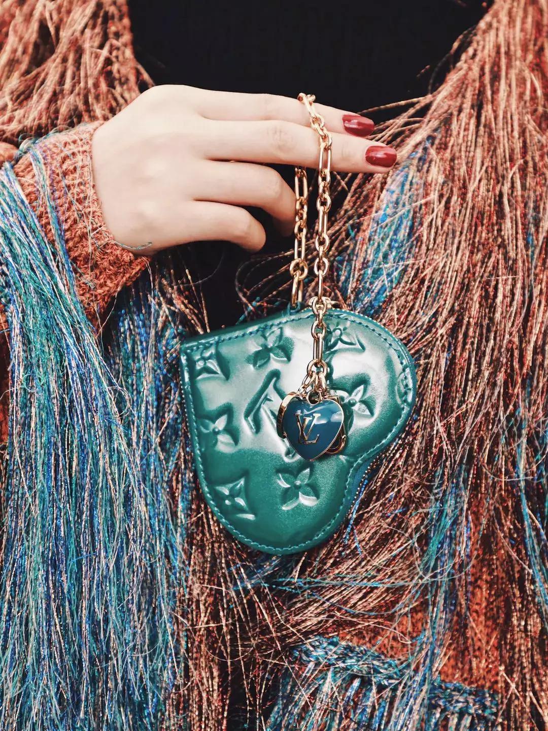 什么方法可以淘到大牌小样,loewe和celine草编包哪个好