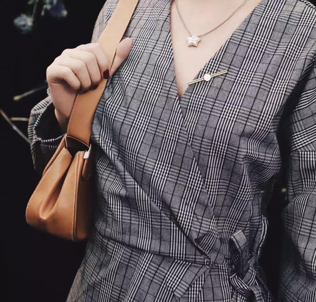 什么方法可以淘到大牌小样,loewe和celine草编包哪个好