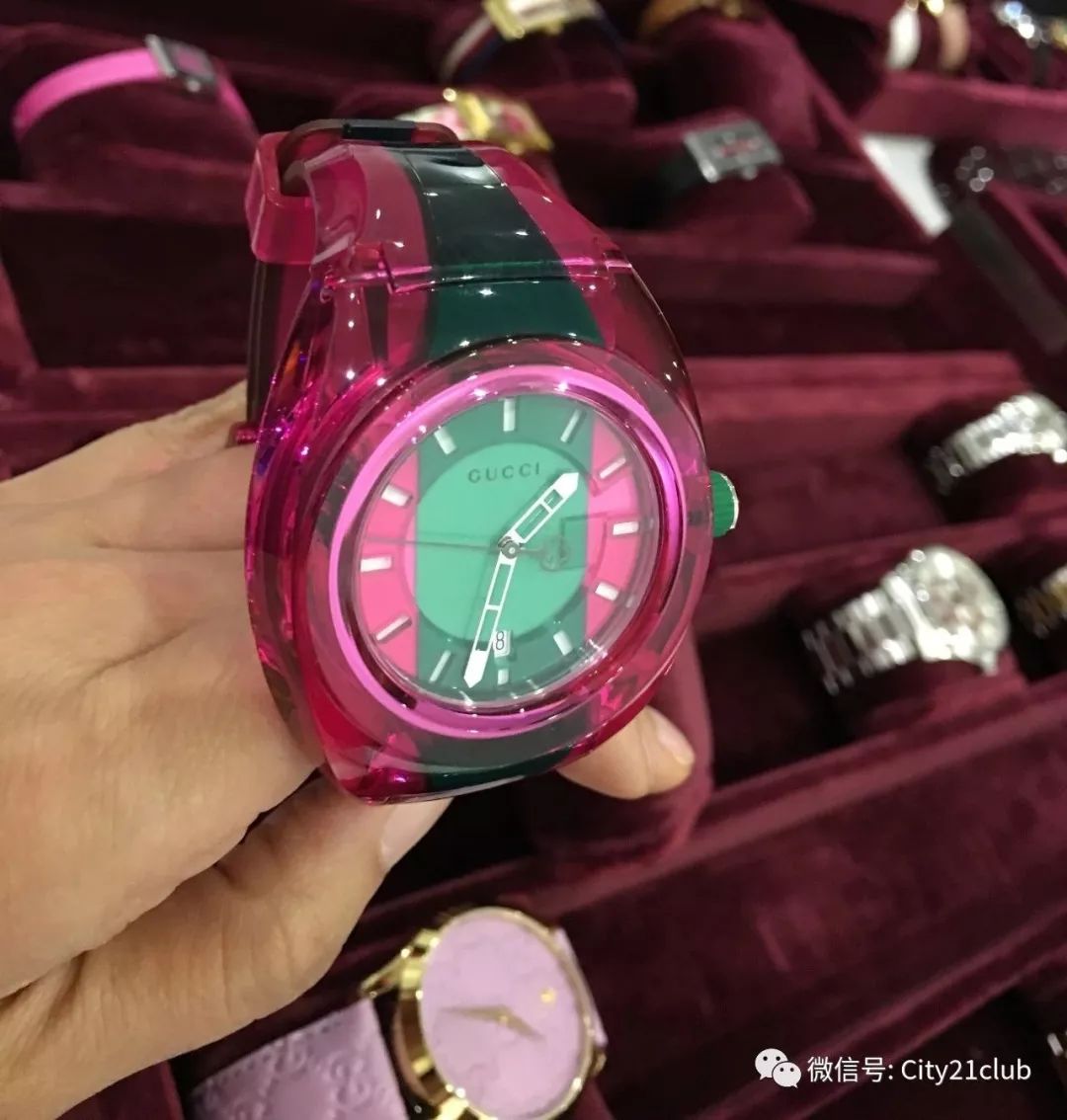 世间的所有相遇都是久别重逢粤语,世间的久别重逢都是不期而遇