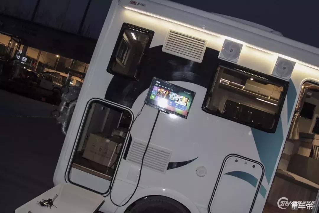 32万买房车,42万块钱买了一辆房车自驾游
