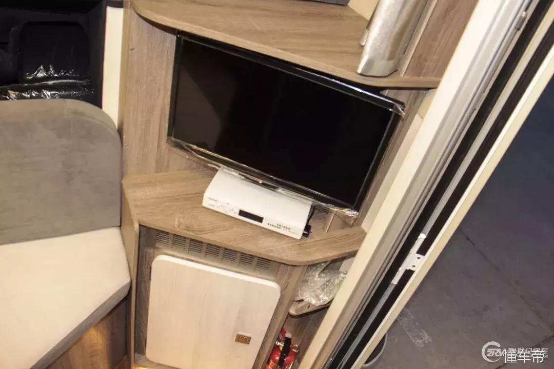 32万买房车,42万块钱买了一辆房车自驾游