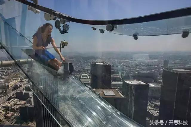 恐怖的高空旋转水滑梯,世上最恐怖的天空滑梯