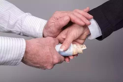 挣钱与赚钱及攒钱的本质区别,挣钱和赚钱到底有什么区别