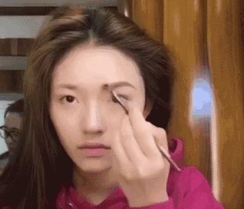 林允一个被演戏耽误的美妆博主,林允在哪里做美妆博主