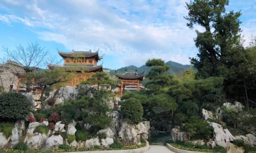 东阳有个慶蘭名宿,仿佛住进了博物馆,到处是珍藏级别的艺术品。