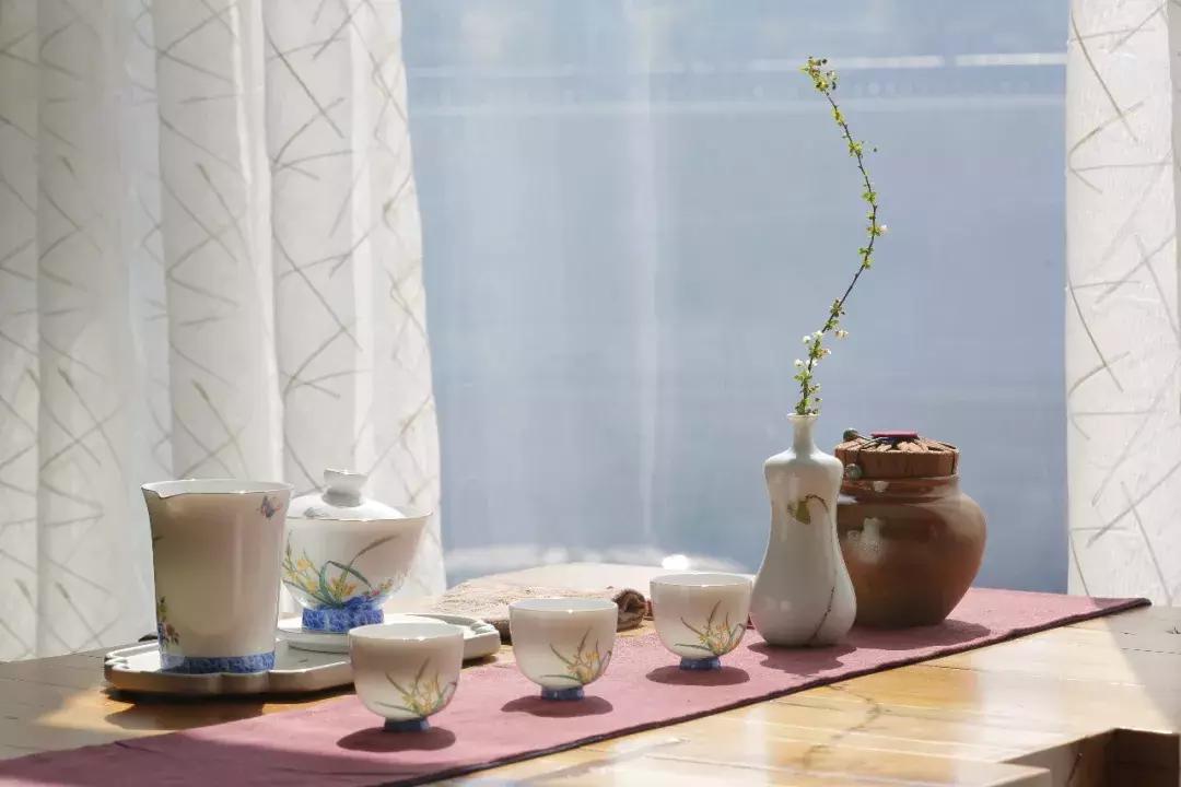 东阳有个慶蘭名宿,仿佛住进了博物馆,到处是珍藏级别的艺术品。