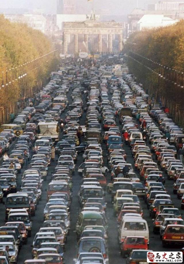 霍金本拉登高清壁纸,站着的霍金的照片