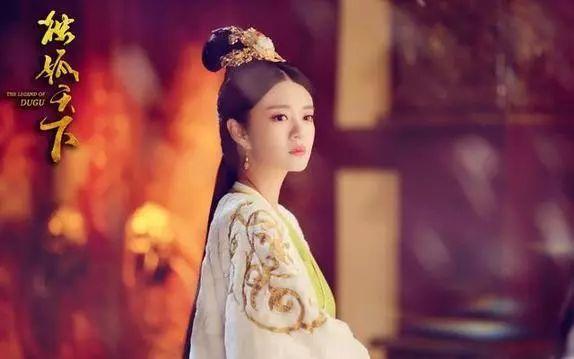 37岁安以轩因宫外孕做手术？！曾自嘲连鱼都养不来怎么养小孩！