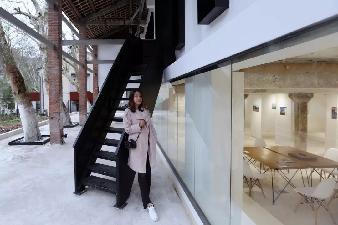 住进莫干山下的“鱼缸”，