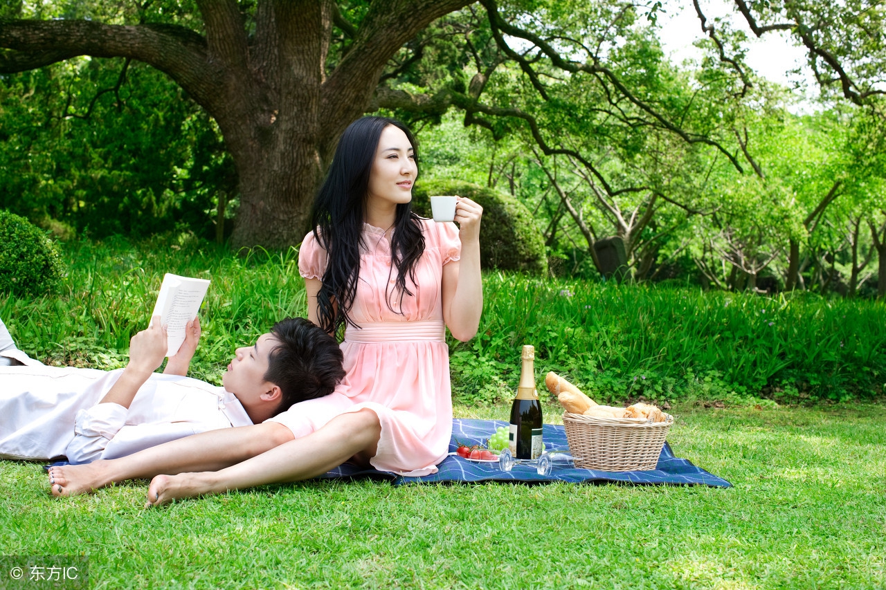 当女朋友不跟你亲怎么办,如果你的女朋友不跟你用情头