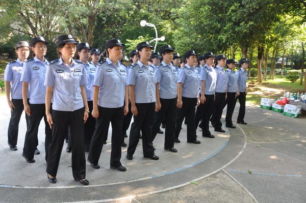 如何区别警察特警武警,怎么区分警察跟民警