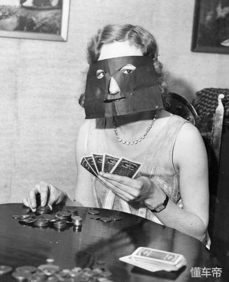 以前人们用的东西和现在用的东西,在生活中一些稀奇又古怪的小玩意