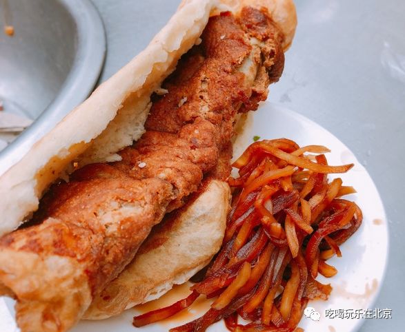 这么low的店，竟然这么多人抢着去吃