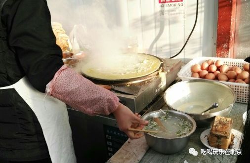 这么low的店，竟然这么多人抢着去吃