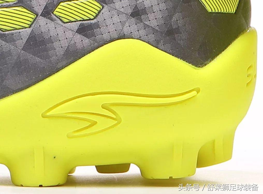 为中国人设计的足球鞋,为亚洲人打造的足球鞋