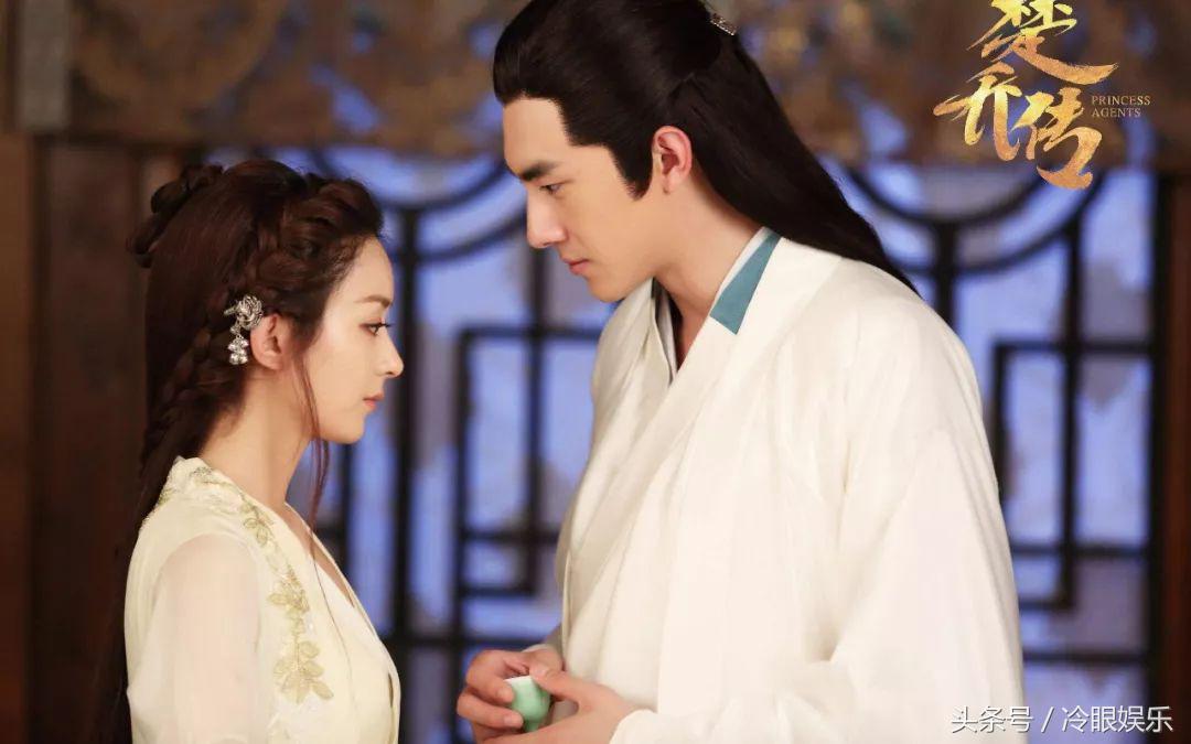 好莱坞女王恋上运动鞋王子，明星公布恋情前都有什么套路？