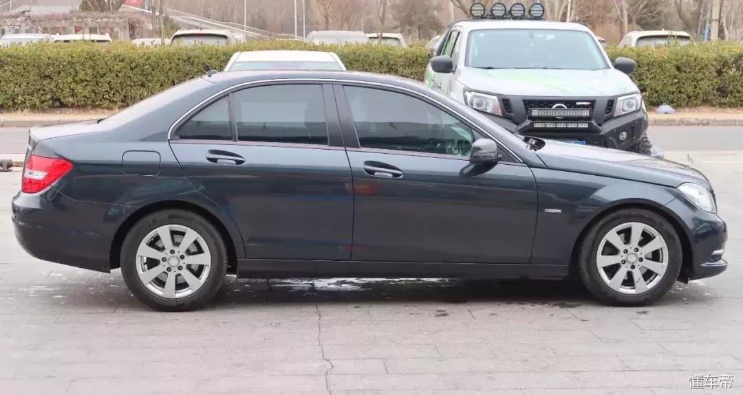 奔驰c级260l2022款,最强奔驰大型suv