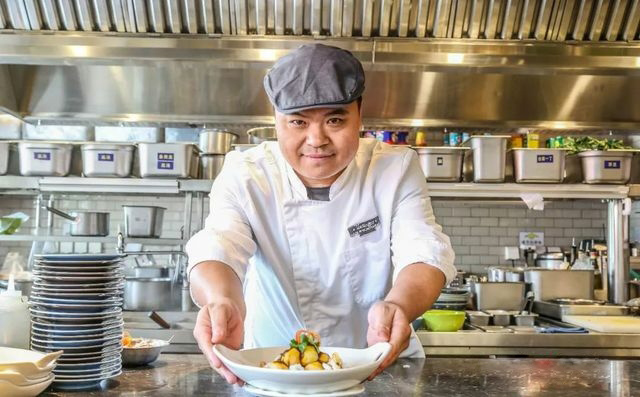 吃货福音，宝安区“石板街”一秒穿越到香港。